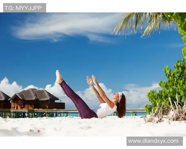 足球明星光着脚在草坪上奔跑展现自然魅力与运动激情的完美结合